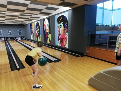 BOWLING